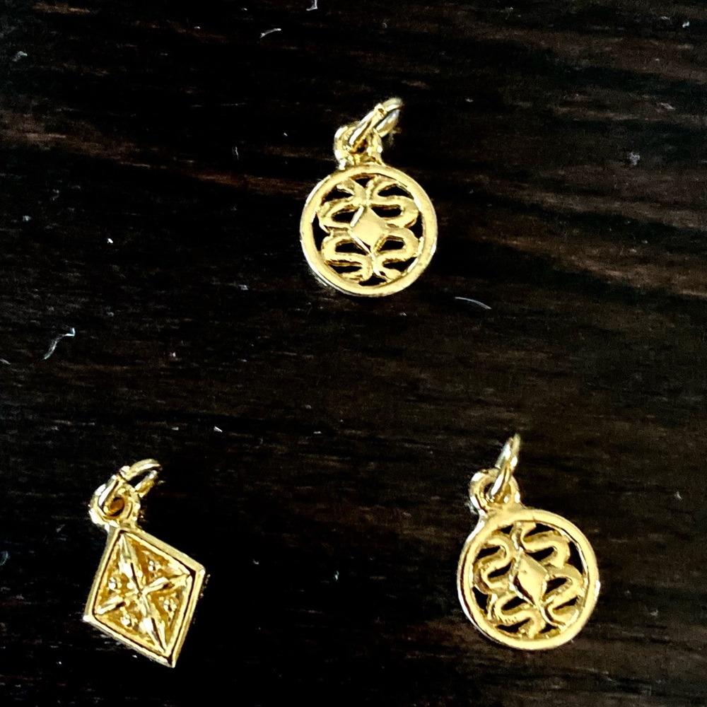 Pendant Set of 3. Gold Tone. Pre Owned. Excellent Condition